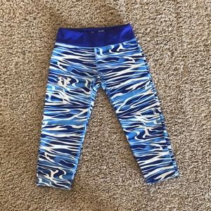 Youth XS Under Armor Capri leggings